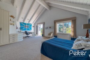 Casa em Condomínio à venda com 817m², 5 dormitórios, 5 suítes, 8 vagas, no bairro Terra Ville em PORTO ALEGRE