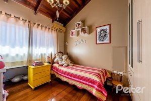 Casa em Condomínio à venda com 251m², 3 dormitórios, 1 suíte, 2 vagas, no bairro Ipanema em Porto Alegre