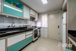 Casa em Condomínio à venda com 251m², 3 dormitórios, 1 suíte, 2 vagas, no bairro Ipanema em Porto Alegre