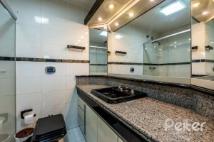 Casa em Condomínio à venda com 251m², 3 dormitórios, 1 suíte, 2 vagas, no bairro Ipanema em Porto Alegre