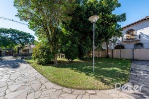 Casa em Condomínio à venda com 251m², 3 dormitórios, 1 suíte, 2 vagas, no bairro Ipanema em Porto Alegre