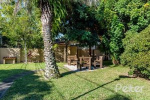 Casa em Condomínio à venda com 251m², 3 dormitórios, 1 suíte, 2 vagas, no bairro Ipanema em Porto Alegre