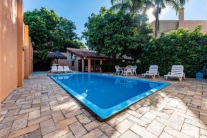 Casa em Condomínio à venda com 251m², 3 dormitórios, 1 suíte, 2 vagas, no bairro Ipanema em Porto Alegre