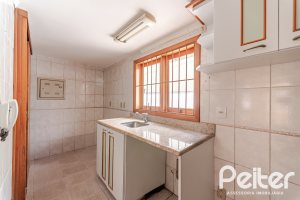 Casa em Condomínio à venda com 206m², 3 dormitórios, 1 suíte, 2 vagas, no bairro Tristeza em Porto Alegre