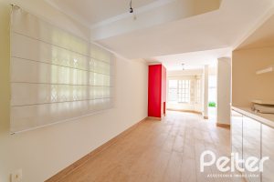 Casa em Condomínio à venda com 206m², 3 dormitórios, 1 suíte, 2 vagas, no bairro Tristeza em Porto Alegre