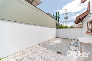 Casa em Condomínio à venda com 206m², 3 dormitórios, 1 suíte, 2 vagas, no bairro Tristeza em Porto Alegre