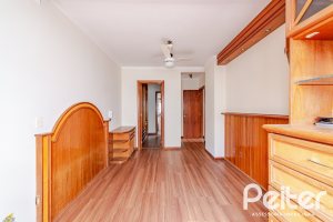 Casa em Condomínio à venda com 206m², 3 dormitórios, 1 suíte, 2 vagas, no bairro Tristeza em Porto Alegre