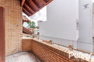 Casa em Condomínio à venda com 206m², 3 dormitórios, 1 suíte, 2 vagas, no bairro Tristeza em Porto Alegre