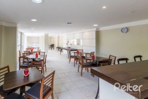 Apartamento à venda com 65m², 2 dormitórios, 1 suíte, 1 vaga, no bairro Cristal em PORTO ALEGRE