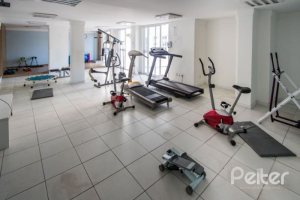 Apartamento à venda com 65m², 2 dormitórios, 1 suíte, 1 vaga, no bairro Cristal em PORTO ALEGRE