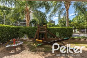 Cobertura à venda com 145m², 3 dormitórios, 1 suíte, 2 vagas, no bairro Tristeza em PORTO ALEGRE