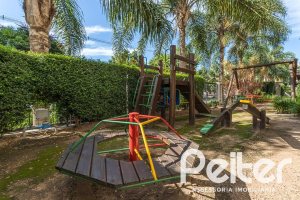 Cobertura à venda com 145m², 3 dormitórios, 1 suíte, 2 vagas, no bairro Tristeza em PORTO ALEGRE