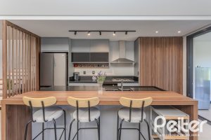 Casa em Condomínio à venda com 345m², 4 dormitórios, 4 suítes, 4 vagas, no bairro Alphaville em PORTO ALEGRE