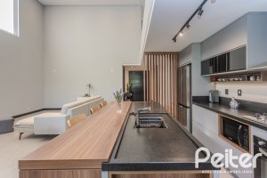 Casa em Condomínio à venda com 345m², 4 dormitórios, 4 suítes, 4 vagas, no bairro Alphaville em PORTO ALEGRE