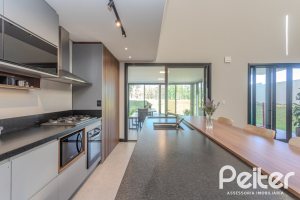Casa em Condomínio à venda com 345m², 4 dormitórios, 4 suítes, 4 vagas, no bairro Alphaville em PORTO ALEGRE