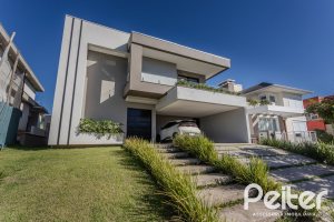 Casa em Condomínio à venda com 345m², 4 dormitórios, 4 suítes, 4 vagas, no bairro Alphaville em PORTO ALEGRE