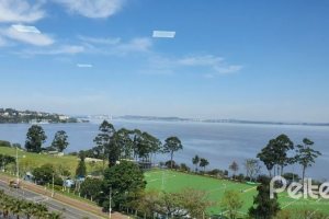 Comercial à venda com 40m², 1 vaga, no bairro Cristal em Porto Alegre