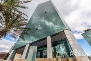 Comercial à venda com 40m², 1 vaga, no bairro Cristal em Porto Alegre