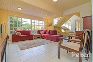 Casa à venda com 312m², 3 dormitórios, 2 suítes, 2 vagas, no bairro Ipanema em Porto Alegre