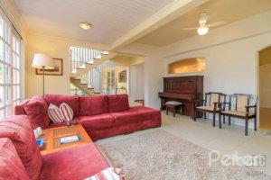 Casa à venda com 312m², 3 dormitórios, 2 suítes, 2 vagas, no bairro Ipanema em Porto Alegre