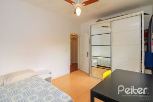 Casa à venda com 312m², 3 dormitórios, 2 suítes, 2 vagas, no bairro Ipanema em Porto Alegre