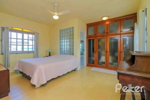 Casa à venda com 312m², 3 dormitórios, 2 suítes, 2 vagas, no bairro Ipanema em Porto Alegre