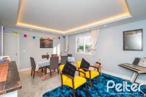 Casa à venda com 300m², 5 dormitórios, 5 suítes, 4 vagas, no bairro Jardim Isabel em Porto Alegre