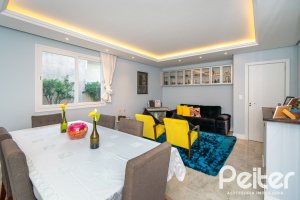 Casa à venda com 300m², 5 dormitórios, 5 suítes, 4 vagas, no bairro Jardim Isabel em Porto Alegre