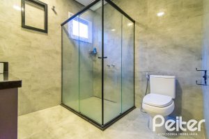 Casa à venda com 300m², 5 dormitórios, 5 suítes, 4 vagas, no bairro Jardim Isabel em Porto Alegre