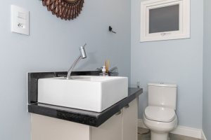 Casa à venda com 300m², 5 dormitórios, 5 suítes, 4 vagas, no bairro Jardim Isabel em Porto Alegre