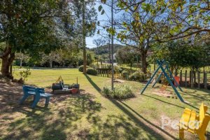 Casa em Condomínio à venda com 242m², 3 dormitórios, 3 suítes, 4 vagas, no bairro Mountain Ville em PORTO ALEGRE