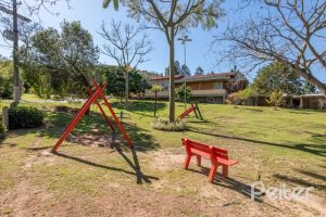 Casa em Condomínio à venda com 242m², 3 dormitórios, 3 suítes, 4 vagas, no bairro Mountain Ville em PORTO ALEGRE