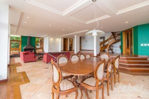 Casa à venda com 1107m², 4 dormitórios, 4 suítes, 8 vagas, no bairro Vila Assunção em Porto Alegre