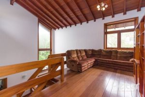 Casa à venda com 1107m², 4 dormitórios, 4 suítes, 8 vagas, no bairro Vila Assunção em Porto Alegre