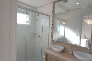 Casa à venda com 118m², 3 dormitórios, 1 suíte, 2 vagas, no bairro Hípica em Porto Alegre