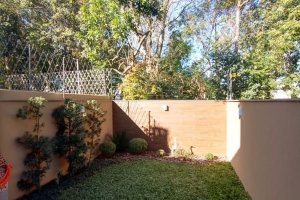 Casa à venda com 118m², 3 dormitórios, 1 suíte, 2 vagas, no bairro Hípica em Porto Alegre