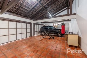 Casa à venda com 377m², 4 dormitórios, 3 suítes, 4 vagas, no bairro Vila Assunção em Porto Alegre