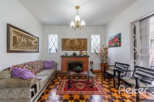 Casa à venda com 377m², 4 dormitórios, 3 suítes, 4 vagas, no bairro Vila Assunção em Porto Alegre