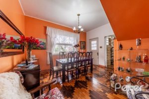 Casa à venda com 377m², 4 dormitórios, 3 suítes, 4 vagas, no bairro Vila Assunção em Porto Alegre