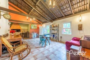 Casa à venda com 377m², 4 dormitórios, 3 suítes, 4 vagas, no bairro Vila Assunção em Porto Alegre