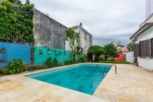 Casa à venda com 377m², 4 dormitórios, 3 suítes, 4 vagas, no bairro Vila Assunção em Porto Alegre