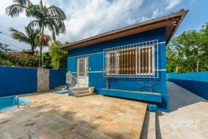 Casa à venda com 120m², 3 dormitórios, 2 vagas, no bairro Ipanema em Porto Alegre