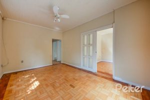 Casa à venda com 120m², 3 dormitórios, 2 vagas, no bairro Ipanema em Porto Alegre