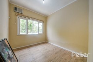 Casa à venda com 120m², 3 dormitórios, 2 vagas, no bairro Ipanema em Porto Alegre