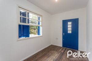 Casa à venda com 110m², 2 dormitórios, 2 vagas, no bairro Tristeza em Porto Alegre