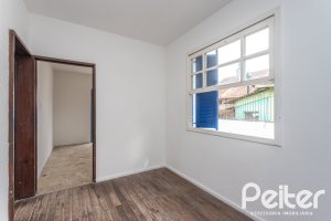 Casa à venda com 110m², 2 dormitórios, 2 vagas, no bairro Tristeza em Porto Alegre