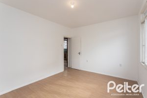 Casa à venda com 110m², 2 dormitórios, 2 vagas, no bairro Tristeza em Porto Alegre