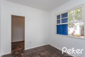 Casa à venda com 110m², 2 dormitórios, 2 vagas, no bairro Tristeza em Porto Alegre