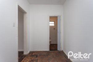 Casa à venda com 110m², 2 dormitórios, 2 vagas, no bairro Tristeza em Porto Alegre