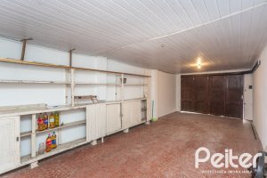 Casa à venda com 110m², 2 dormitórios, 2 vagas, no bairro Tristeza em Porto Alegre